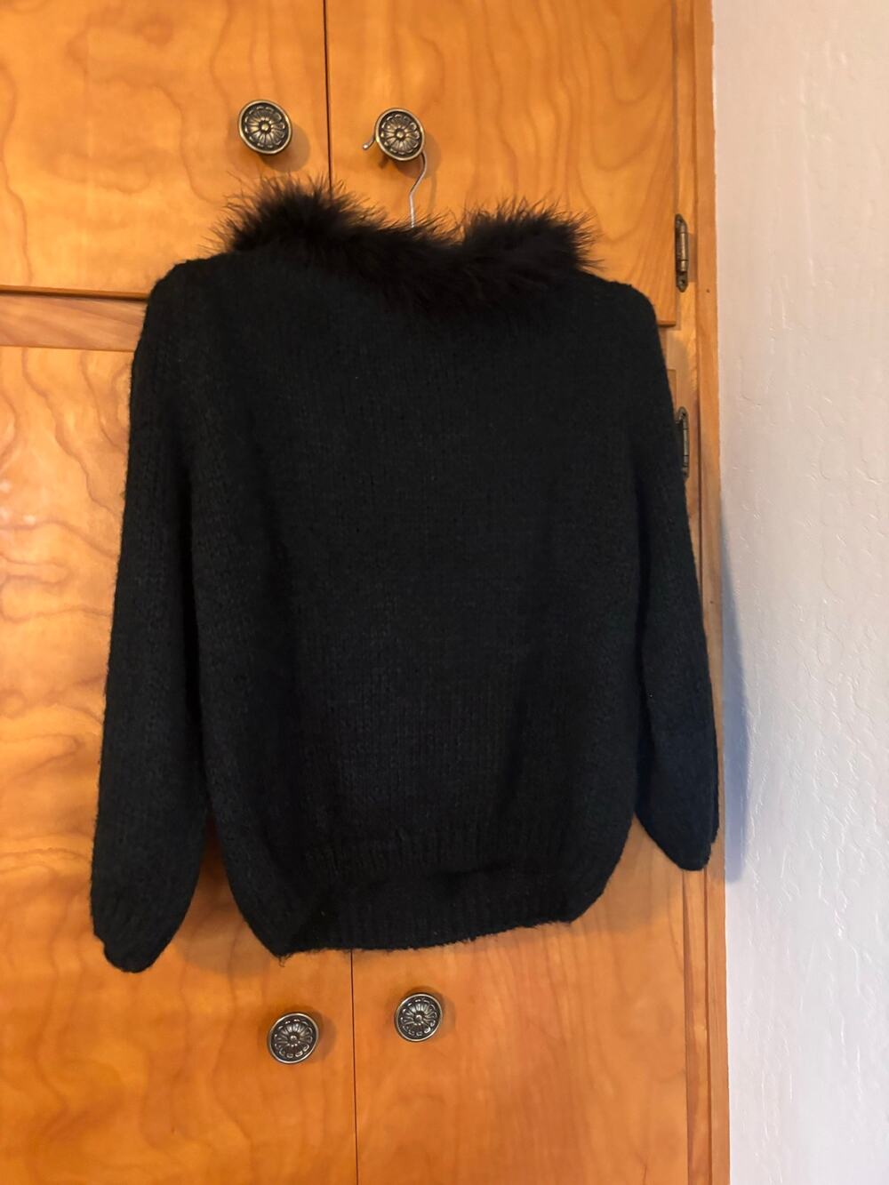 Black Fuzzy Collar Knit Sweater – Retro Glam Pullover